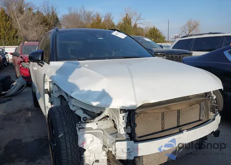 2022 Volvo Xc40 T4 R-Design z USA, uszkodzony, nr VIN YV4AC2HM2N2642873